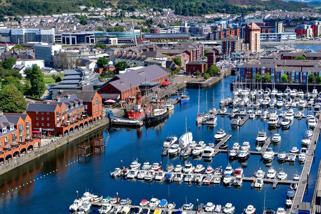 Just Stay Wales - Meridian Tower Marina & City View - 2 Bed Apartment Swansea Exterior foto