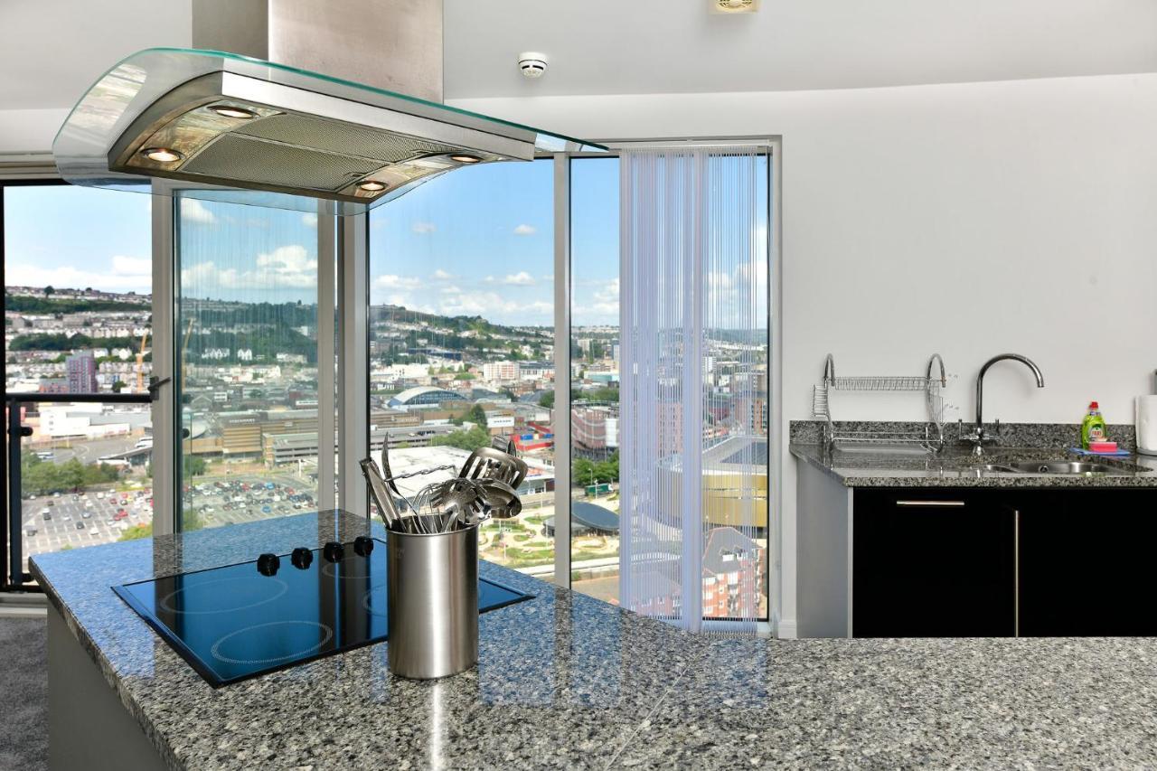 Just Stay Wales - Meridian Tower Marina & City View - 2 Bed Apartment Swansea Exterior foto